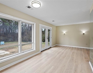 1201 Shoreham Drive - Photo Thumbnail 4