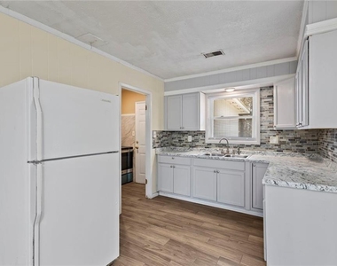 1201 Shoreham Drive - Photo Thumbnail 2