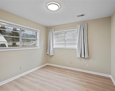 1201 Shoreham Drive - Photo Thumbnail 14
