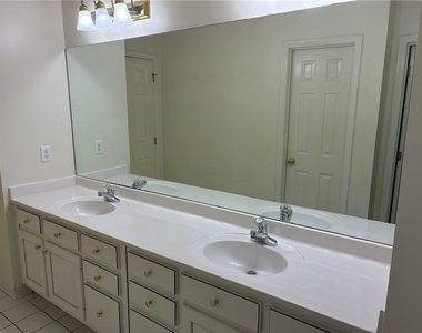 2502 Oak Hill Overlook - Photo Thumbnail 13