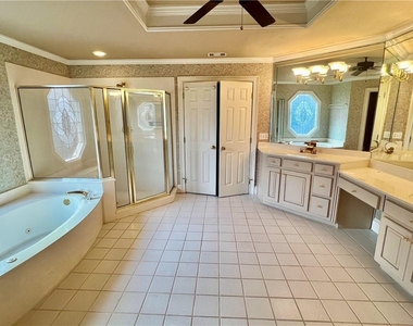 2502 Oak Hill Overlook - Photo Thumbnail 8