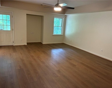 2502 Oak Hill Overlook - Photo Thumbnail 16