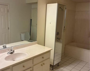 2502 Oak Hill Overlook - Photo Thumbnail 19