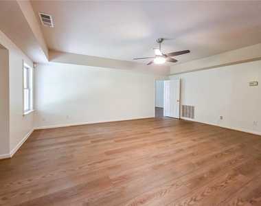 2502 Oak Hill Overlook - Photo Thumbnail 36