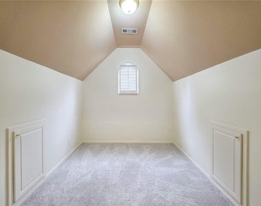 2502 Oak Hill Overlook - Photo Thumbnail 34