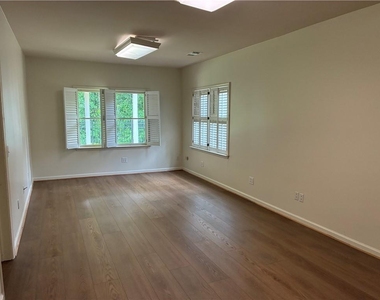 2502 Oak Hill Overlook - Photo Thumbnail 18