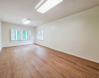 2502 Oak Hill Overlook - Photo Thumbnail 39