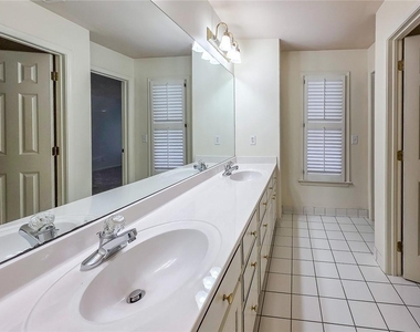 2502 Oak Hill Overlook - Photo Thumbnail 23