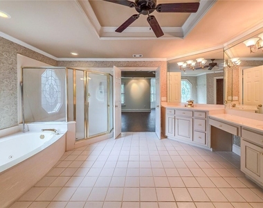 2502 Oak Hill Overlook - Photo Thumbnail 32
