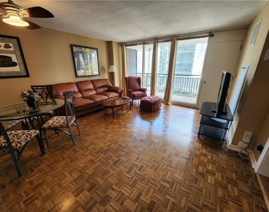 620 Peachtree Street Ne - Photo Thumbnail 1