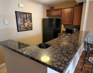 620 Peachtree Street Ne - Photo Thumbnail 4