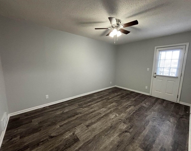 2501 E 50th Street - Photo Thumbnail 6