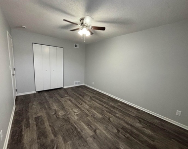 2501 E 50th Street - Photo Thumbnail 7