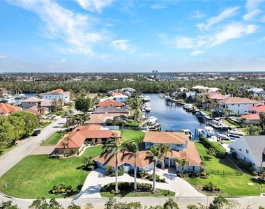 6448 Griffin Boulevard - Photo Thumbnail 1