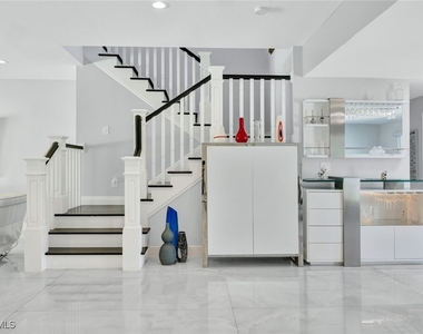6448 Griffin Boulevard - Photo Thumbnail 2