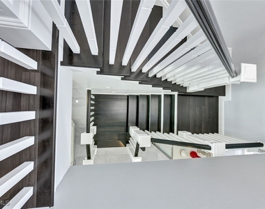 6448 Griffin Boulevard - Photo Thumbnail 16