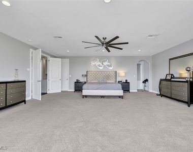 6448 Griffin Boulevard - Photo Thumbnail 18