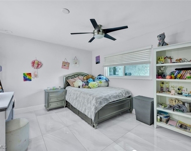 6448 Griffin Boulevard - Photo Thumbnail 28