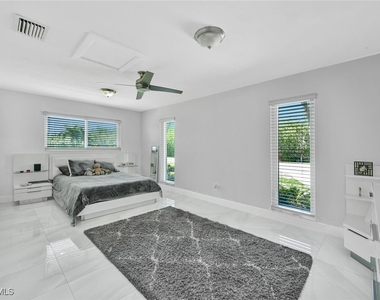 6448 Griffin Boulevard - Photo Thumbnail 30