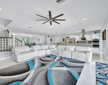 6448 Griffin Boulevard - Photo Thumbnail 6