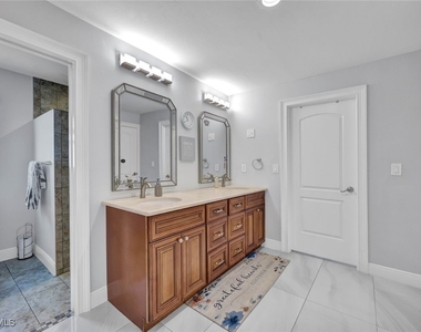 6448 Griffin Boulevard - Photo Thumbnail 27