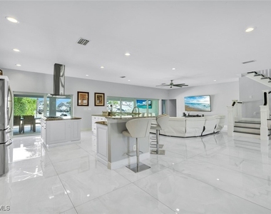 6448 Griffin Boulevard - Photo Thumbnail 13