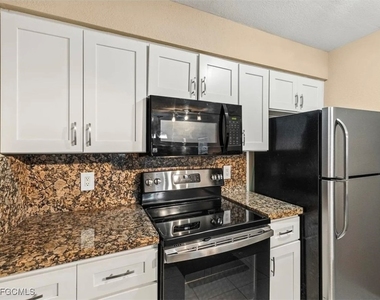 3419 Winkler Avenue - Photo Thumbnail 3