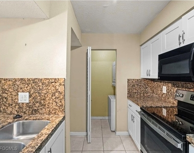 3419 Winkler Avenue - Photo Thumbnail 6