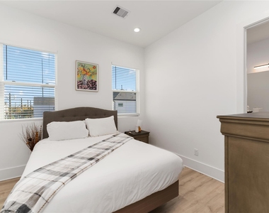 3410 Baer Street - Photo Thumbnail 4