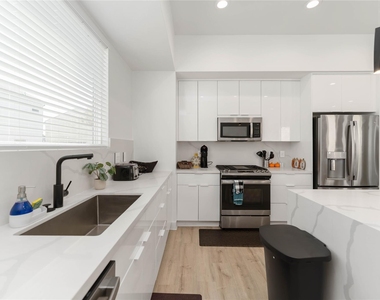 3410 Baer Street - Photo Thumbnail 17