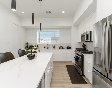 3410 Baer Street - Photo Thumbnail 16