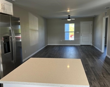 374 Compese Avenue S - Photo Thumbnail 10