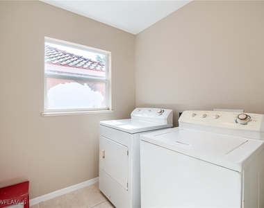 9124 Brendan Preserve Court - Photo Thumbnail 16