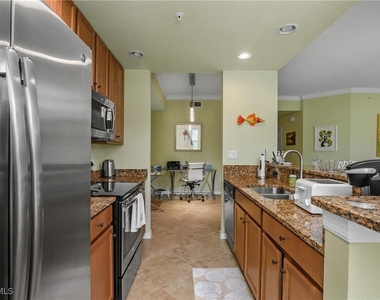9832 Venezia Circle - Photo Thumbnail 15