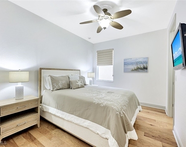 7655 Martino Circle - Photo Thumbnail 21