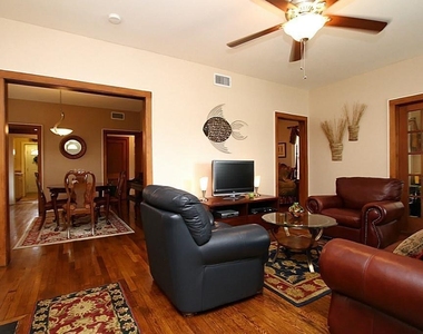 1915 Cleburne Street - Photo Thumbnail 2
