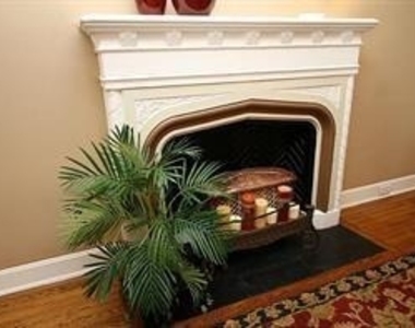 1915 Cleburne Street - Photo Thumbnail 5