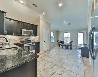 20502 S Blue Hyacinth Drive - Photo Thumbnail 7