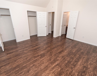 12128 Pia Drive - Photo Thumbnail 8