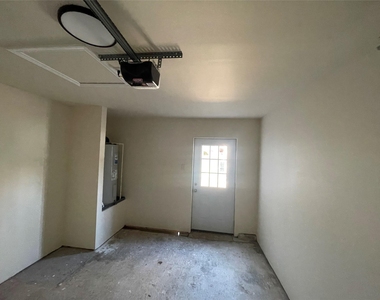 2508 Texas Avenue - Photo Thumbnail 6
