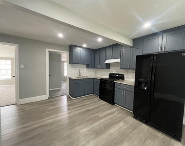 2508 Texas Avenue - Photo Thumbnail 4