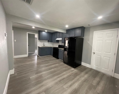 2508 Texas Avenue - Photo Thumbnail 8