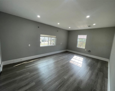 2508 Texas Avenue - Photo Thumbnail 10