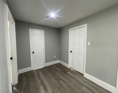 2508 Texas Avenue - Photo Thumbnail 5