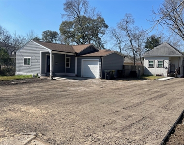 2508 Texas Avenue - Photo Thumbnail 3