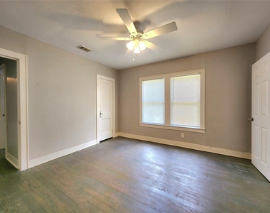 6306 Stillman Street - Photo Thumbnail 4