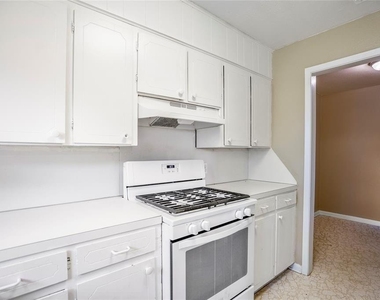 3532 Midwest Drive - Photo Thumbnail 11
