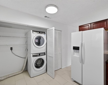484 Santa Cruz Place Ne - Photo Thumbnail 9