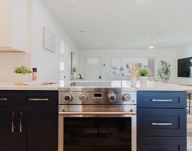 411 87th Avenue - Photo Thumbnail 15