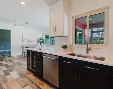 411 87th Avenue - Photo Thumbnail 13
